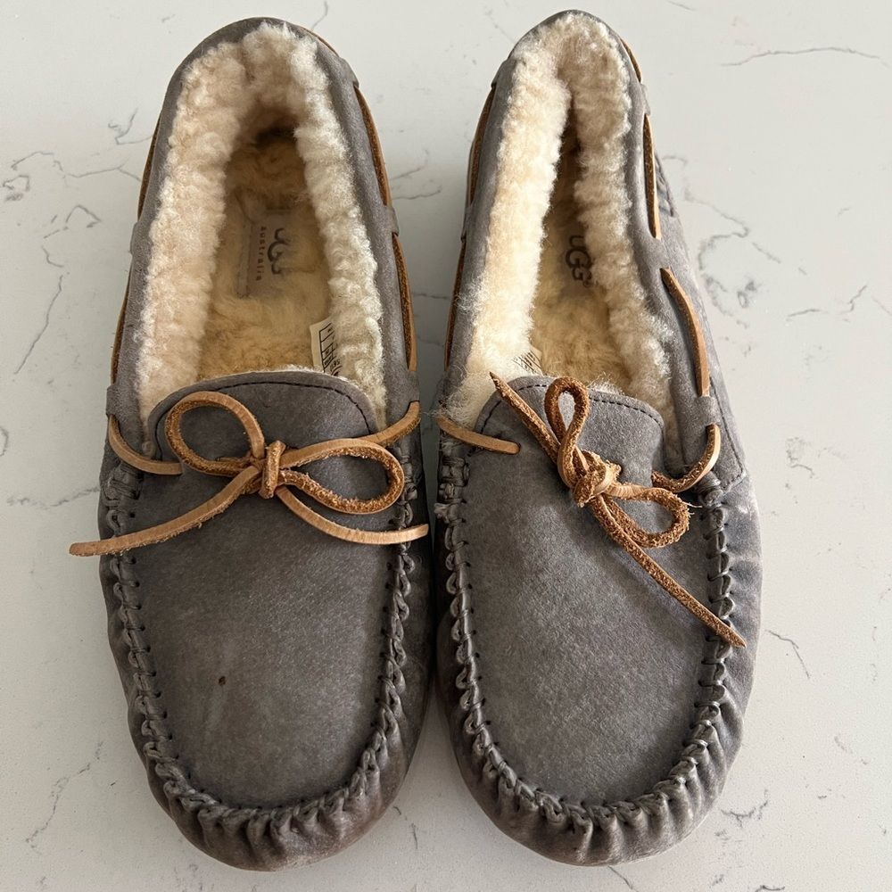 UGG Gray Dakota Slippers size 9